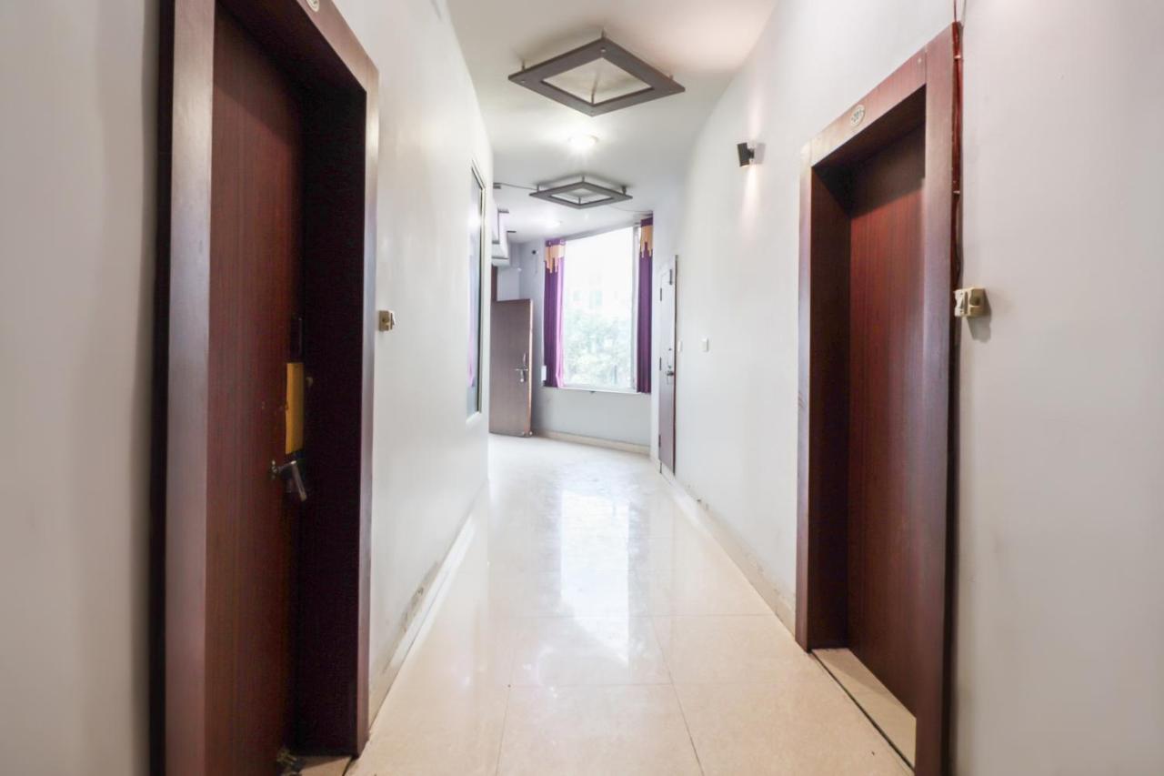 Oyo 69402 Yogeshwar Dhaam Otel Vrindāvan Dış mekan fotoğraf