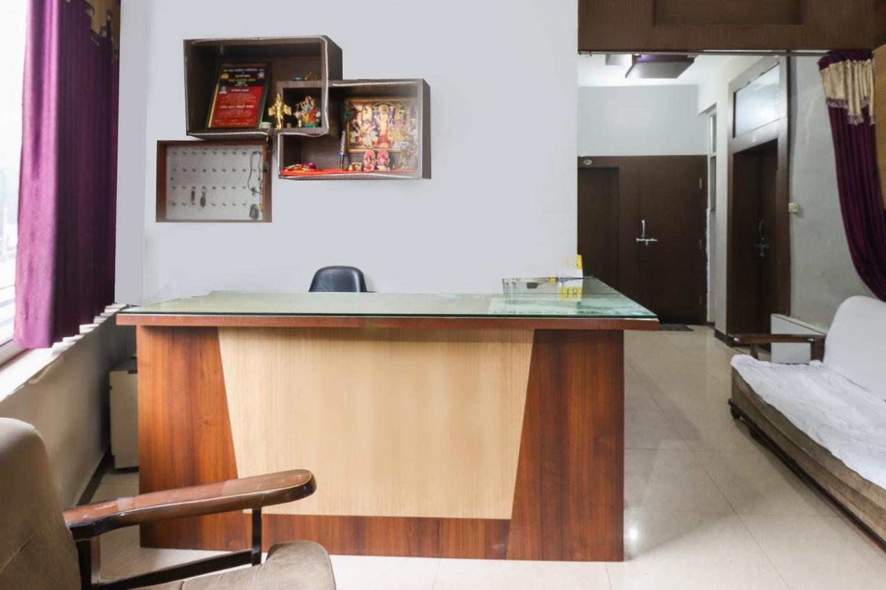 Oyo 69402 Yogeshwar Dhaam Otel Vrindāvan Dış mekan fotoğraf