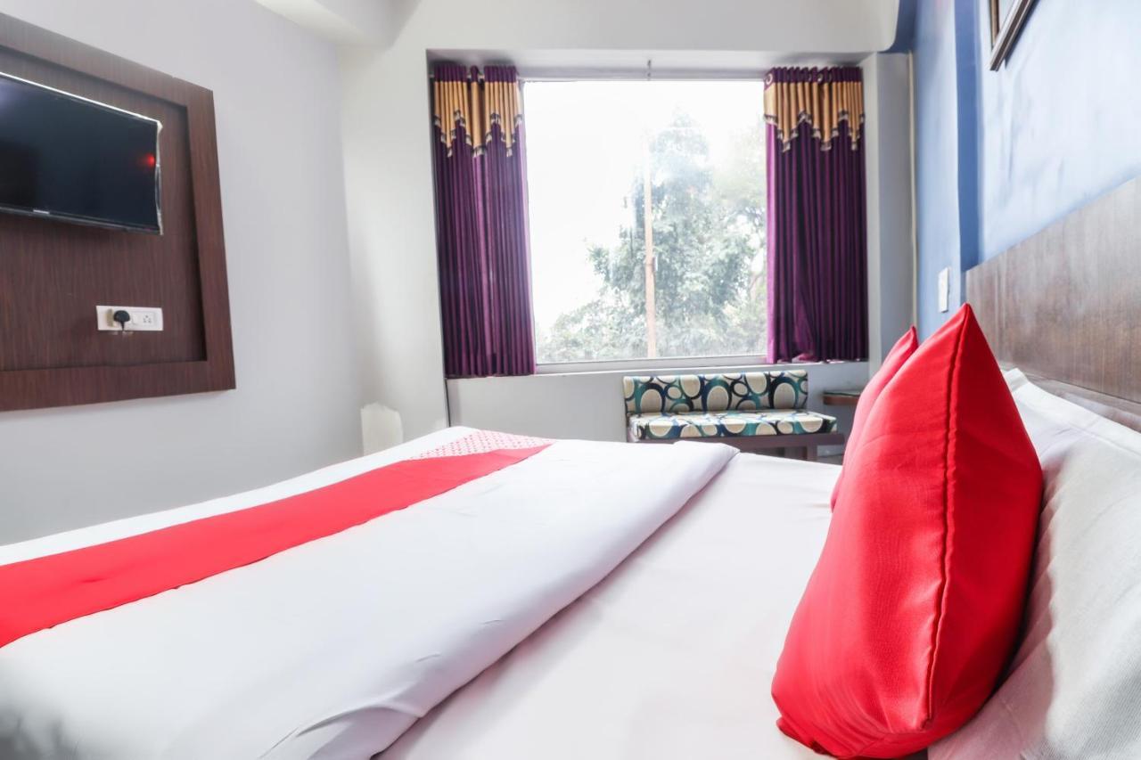 Oyo 69402 Yogeshwar Dhaam Otel Vrindāvan Dış mekan fotoğraf