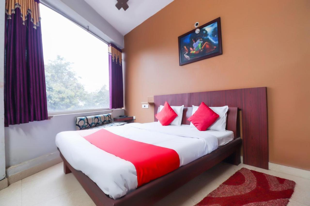 Oyo 69402 Yogeshwar Dhaam Otel Vrindāvan Dış mekan fotoğraf