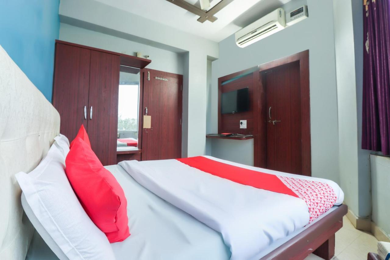 Oyo 69402 Yogeshwar Dhaam Otel Vrindāvan Dış mekan fotoğraf