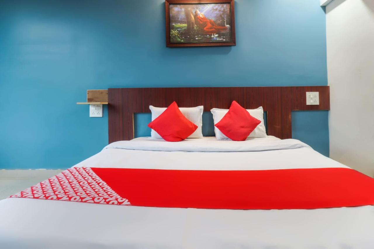 Oyo 69402 Yogeshwar Dhaam Otel Vrindāvan Dış mekan fotoğraf