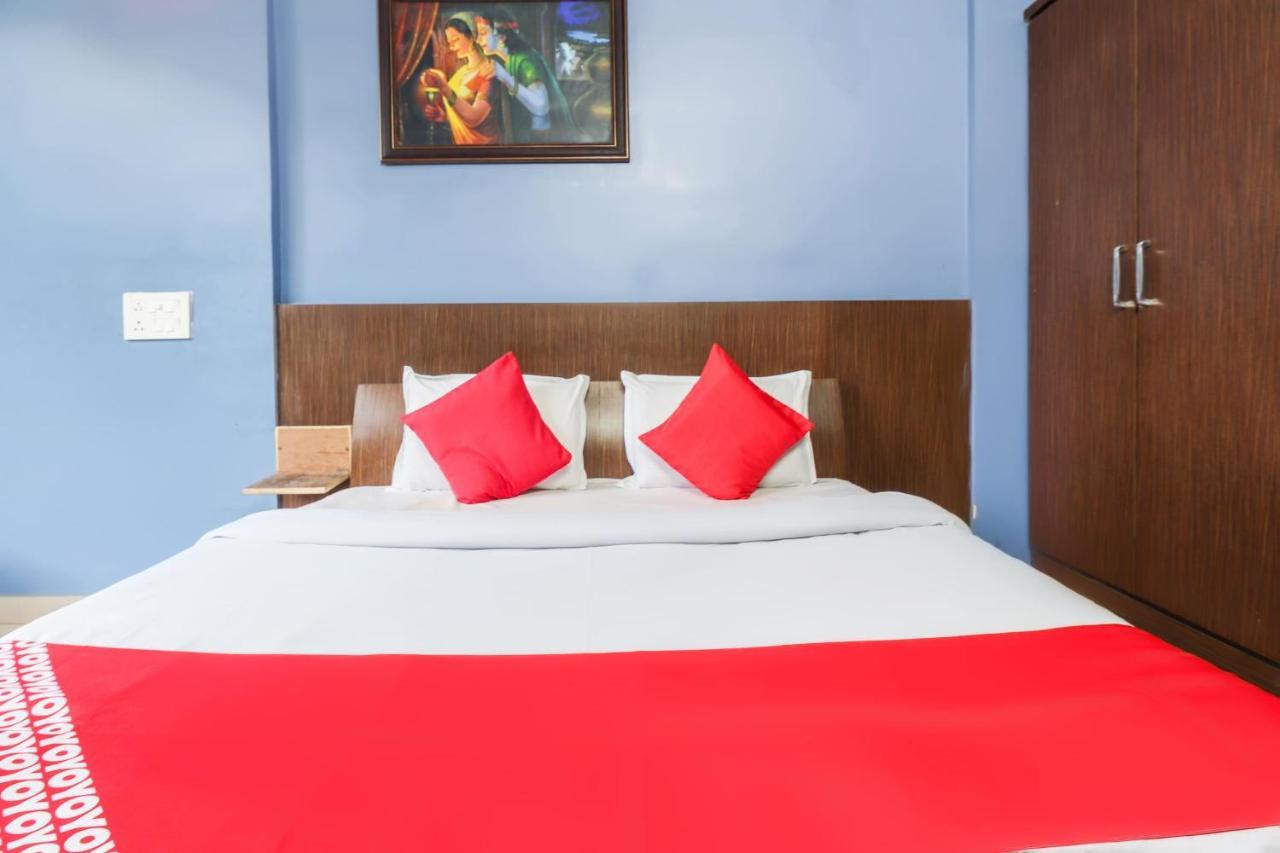 Oyo 69402 Yogeshwar Dhaam Otel Vrindāvan Dış mekan fotoğraf
